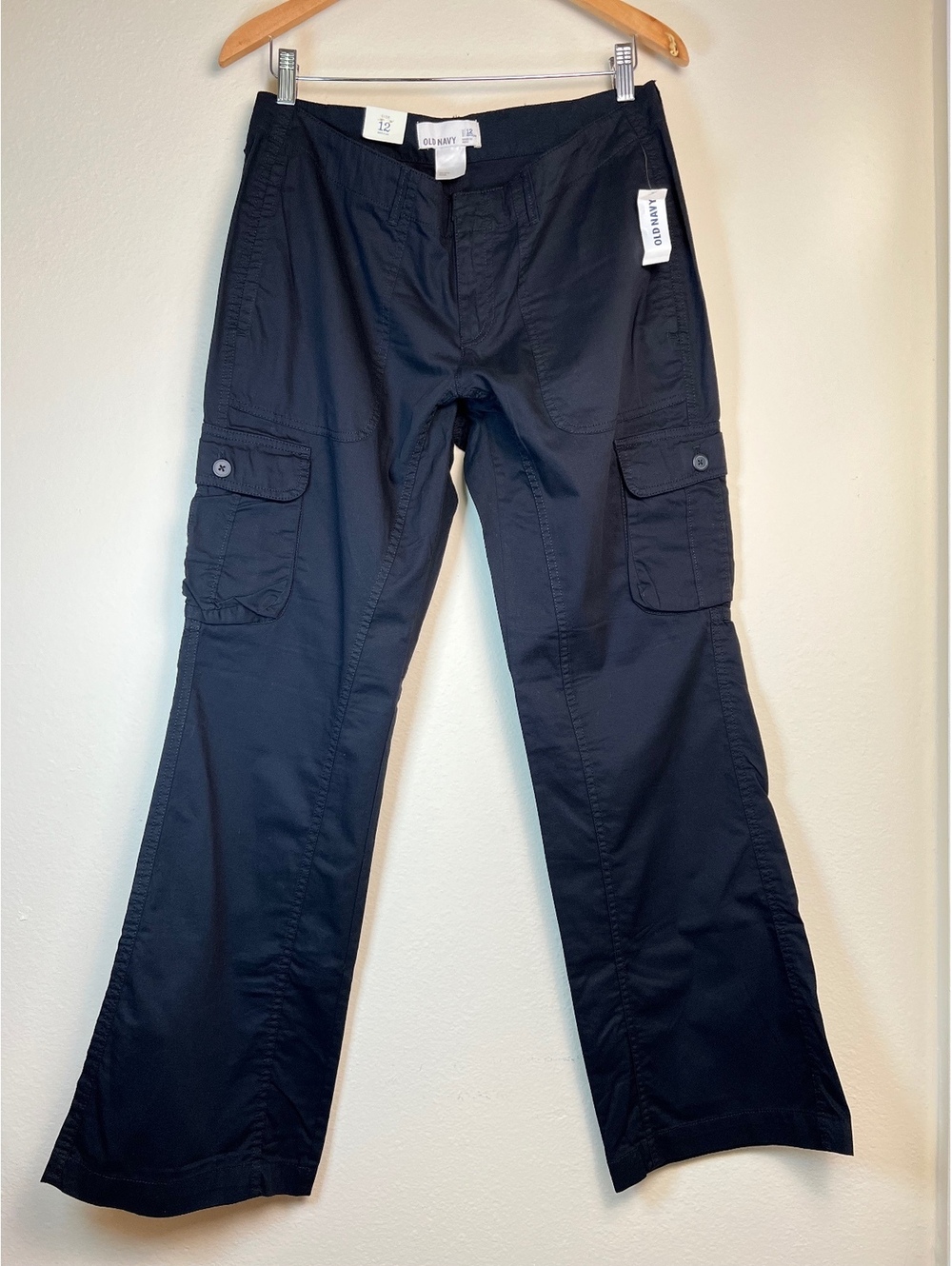 OLD NAVY Low Rise Bootcut Cargo Pants 100% Cotton Black Size 12 Regular NEW